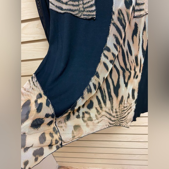 MESMERIZE WOMEN FASHIONABLE BLOUSE TOP MADE IN USA SIZE MEDIUM MSRP $98.00 - Picture 3 of 6